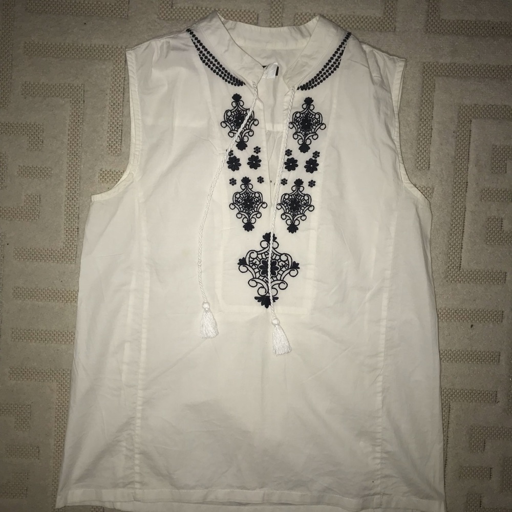 Lovely white and black tunic top
